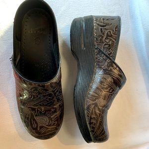 DANKSO - Tooled Leather Professional Clog